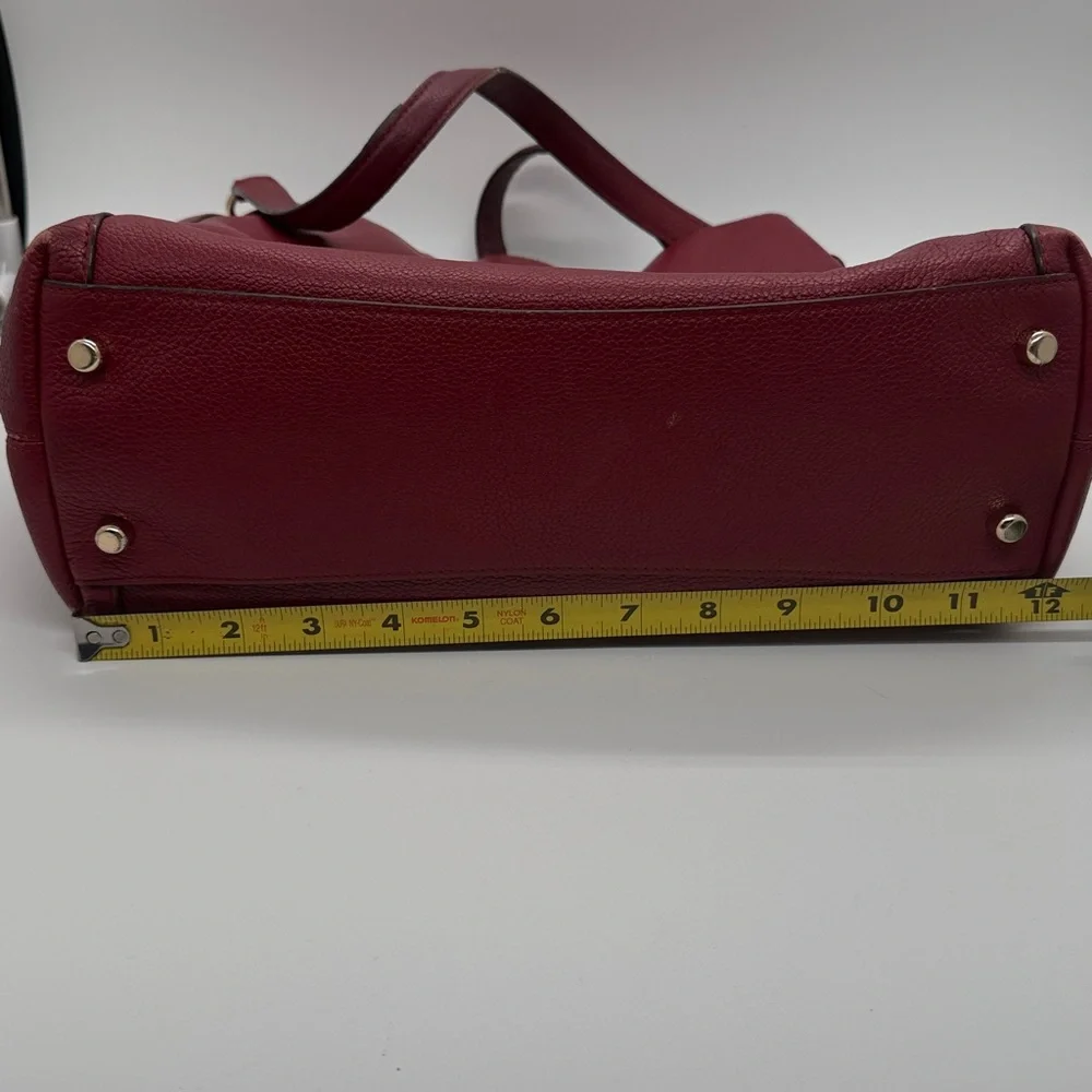 Coach Burgundy pebble Leather Hobo shoulder bag 10x12 gold‎ tone hardware.